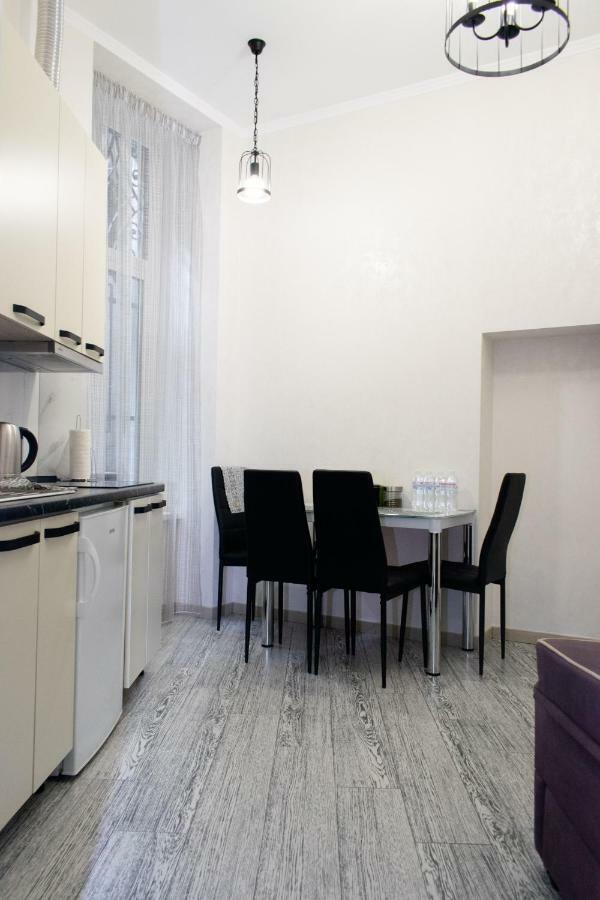 Apartment Barvy Lvova On Kostyushka St *