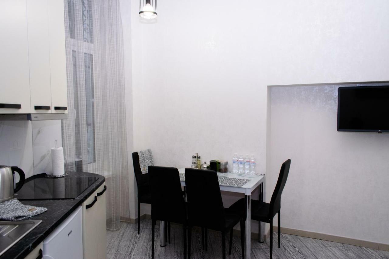 Barvy Lvova On Kostyushka St Apartment *